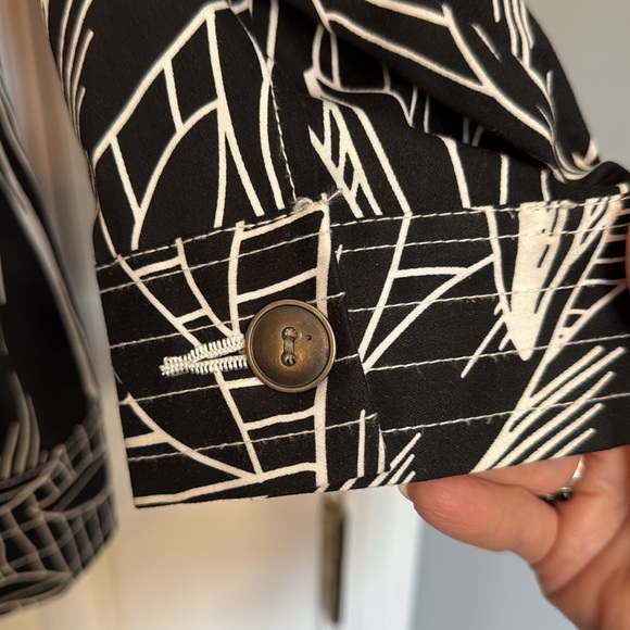 Black and White Leaf Print Jacket - Picture 6 of 8